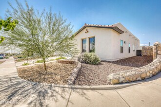 12315 Houghton Springs Dr in Horizon City, TX - Building Photo - Building Photo