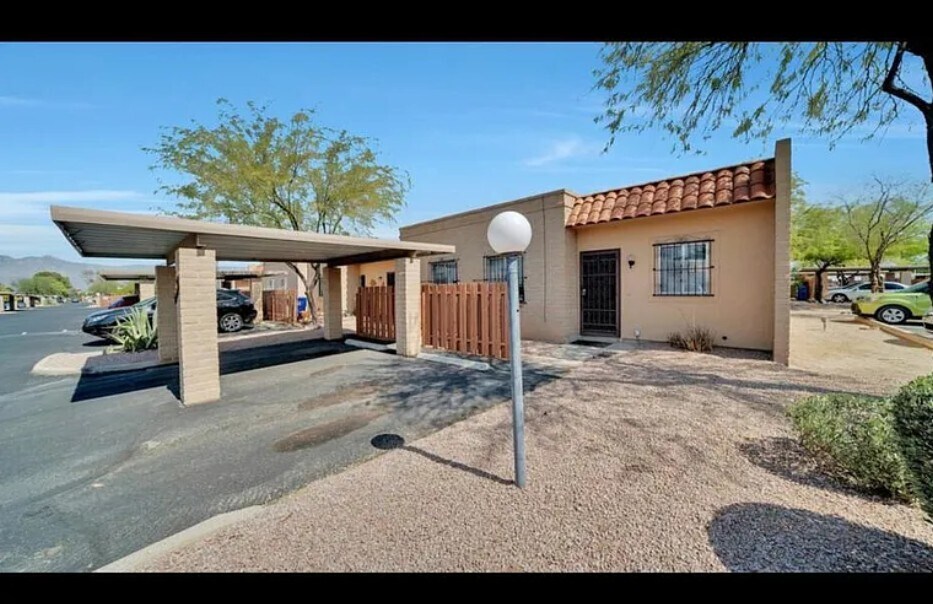 920 S Pantano Rd in Tucson, AZ - Building Photo