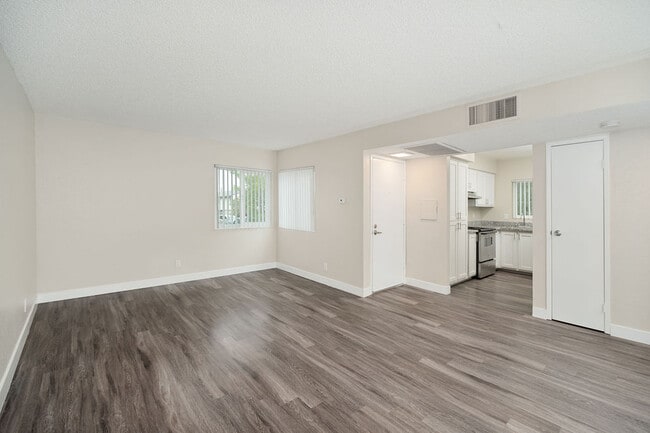 Lynwood Knolls in Vacaville, CA - Foto de edificio - Building Photo