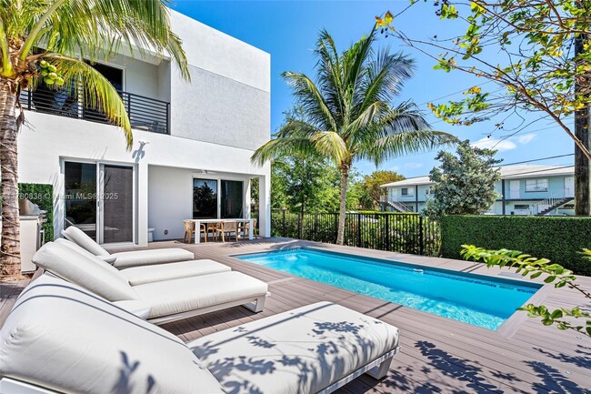 2290 SE 6th St in Pompano Beach, FL - Building Photo - Building Photo