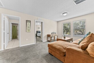 1174 Cypress Pointe Blvd in Davenport, FL - Building Photo - Building Photo