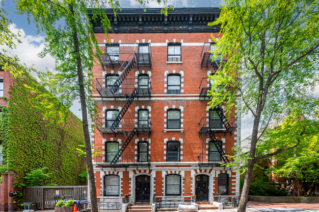 30 Willow Pl in Brooklyn, NY - Building Photo - Building Photo