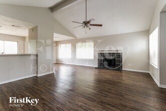 22319 Meadowrock Dr in Spring, TX - Foto de edificio - Building Photo