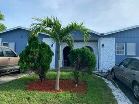 215 SW 2nd Ave in Boynton Beach, FL - Building Photo
