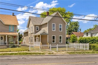 3172 W 73rd St-Unit -2 in Cleveland, OH - Building Photo - Building Photo