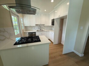 1006 W Glenoaks Blvd-Unit -1006 in Glendale, CA - Building Photo - Building Photo
