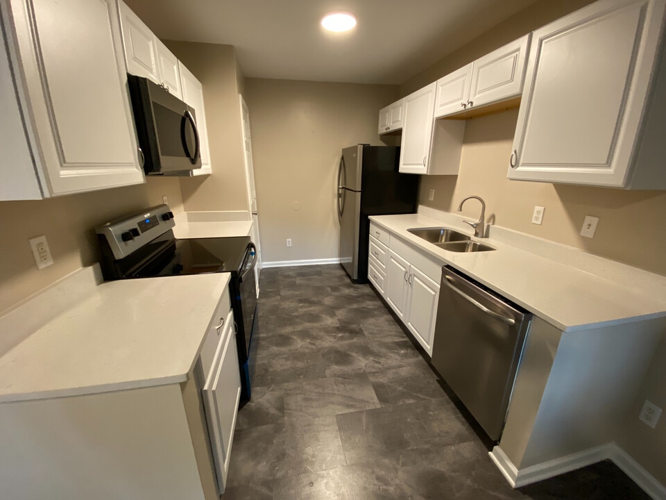 Room in Duplex on Bragg St in Raleigh, NC - Building Photo