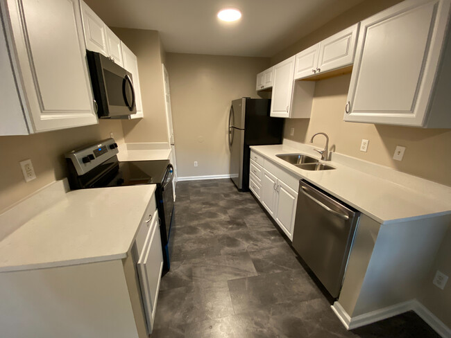 property at 909 Bragg St