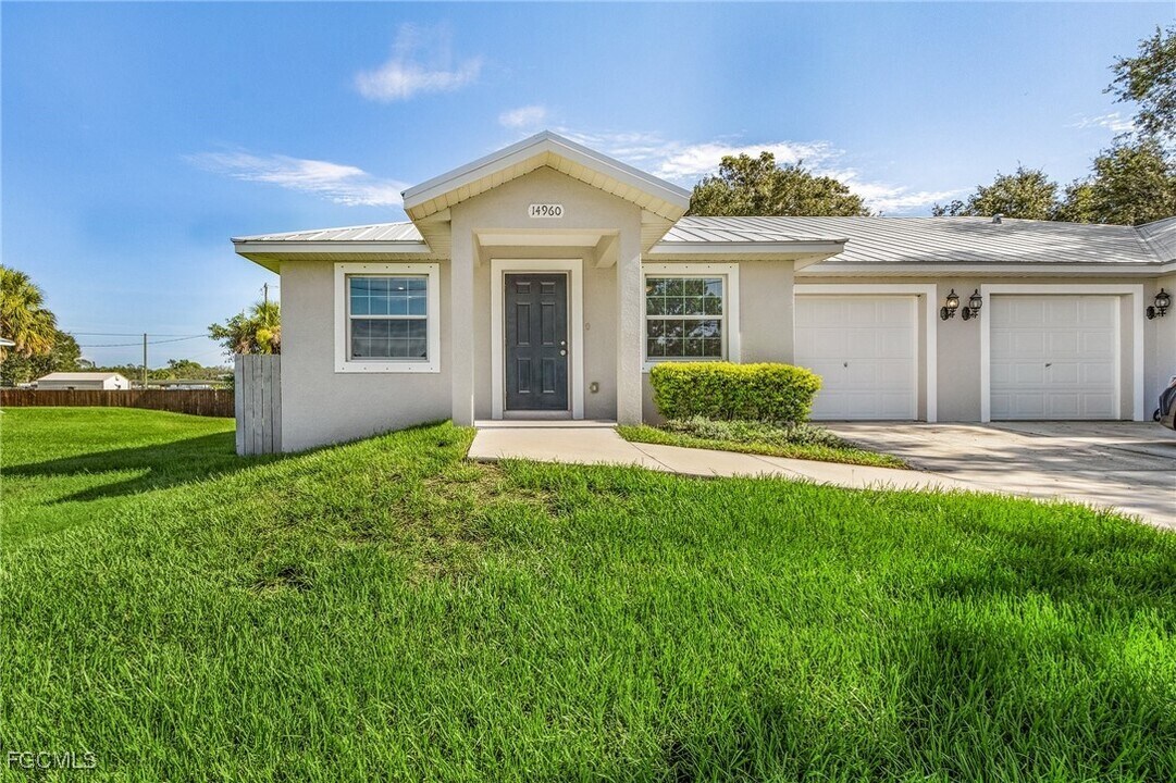 14954 Wise Way in Ft. Myers, FL - Building Photo