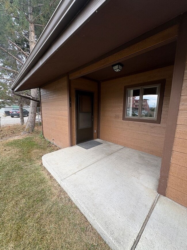property at 1802 West Lincoln Street