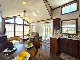 200 S Banana River Dr in Merritt Island, FL - Building Photo