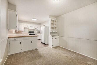 2566 Spring Ave NE in Grand Rapids, MI - Building Photo - Building Photo
