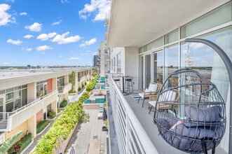 3250 NE 1st Ave in Miami, FL - Building Photo - Building Photo