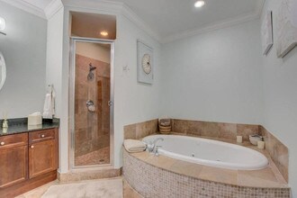 3960 N Flagler Dr-Unit -301 in West Palm Beach, FL - Building Photo - Building Photo