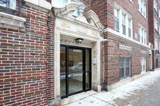 6964 N Greenview Ave in Chicago, IL - Building Photo - Building Photo