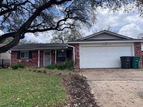 6234 Pancho Villa Dr in San Antonio, TX - Building Photo - Building Photo