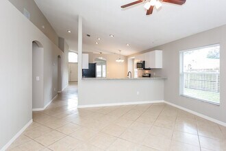 402 Sangria Dr in Valrico, FL - Building Photo - Building Photo