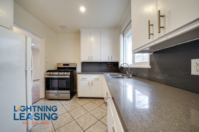 1060 S Stanley Ave in Los Angeles, CA - Building Photo - Building Photo