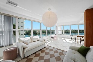 9100 W Bay Harbor Dr in Bay Harbor Islands, FL - Building Photo