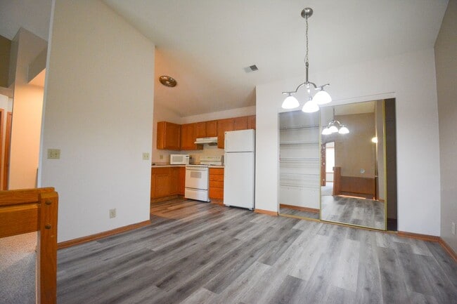 1915 Deerhaven Ln NE in Rochester, MN - Building Photo - Building Photo