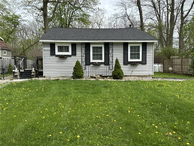 property at 2590 Scottsville Rd