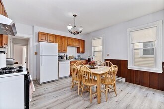 753 Boylston St, Unit 2 in Chestnut Hill, MA - Building Photo - Building Photo