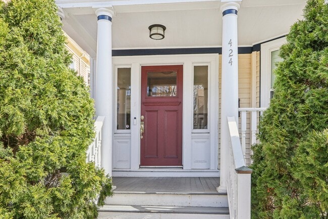 424 Centre St, Unit 2 in Boston, MA - Foto de edificio - Building Photo