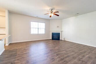 478 Sapphire Rd in Burlington, NC - Foto de edificio - Building Photo