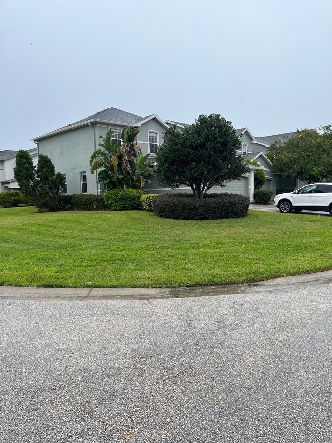 property at 1018 Bella Vista Dr NE