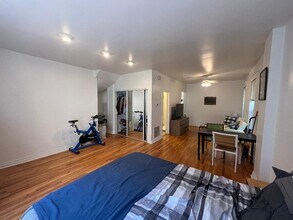 852 W Diversey Pkwy in Chicago, IL - Building Photo - Building Photo