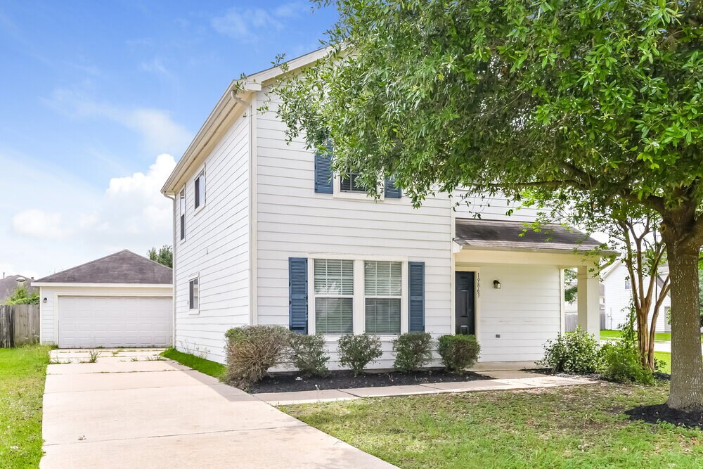 19863 Hidden Shadow Ln in Cypress, TX - Foto de edificio