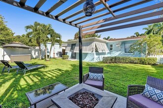 14 S Swinton Cir in Delray Beach, FL - Building Photo - Building Photo