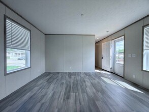 29810 W Essex Ct in New Baltimore, MI - Building Photo - Building Photo