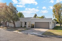 8882 N 82nd Ln in Scottsdale, AZ - Foto de edificio - Building Photo