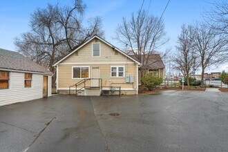 107 E Holland Ave in Spokane, WA - Building Photo - Building Photo