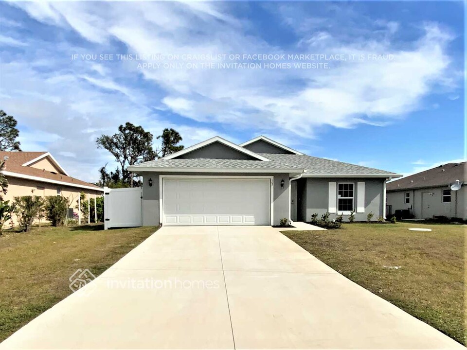 107 Crane Terrace in Rotonda West, FL - Building Photo