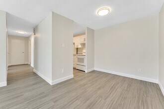 99 Thomas St in Kingston, ON - Building Photo - Building Photo