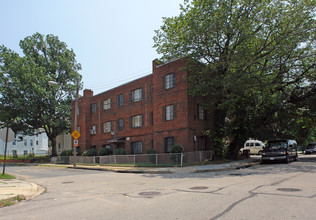 4575 Kane Pl NE in Washington, DC - Foto de edificio - Building Photo