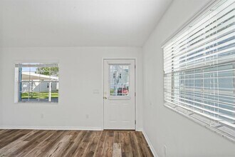6634 Hickorywood Ln in New Port Richey, FL - Building Photo - Building Photo