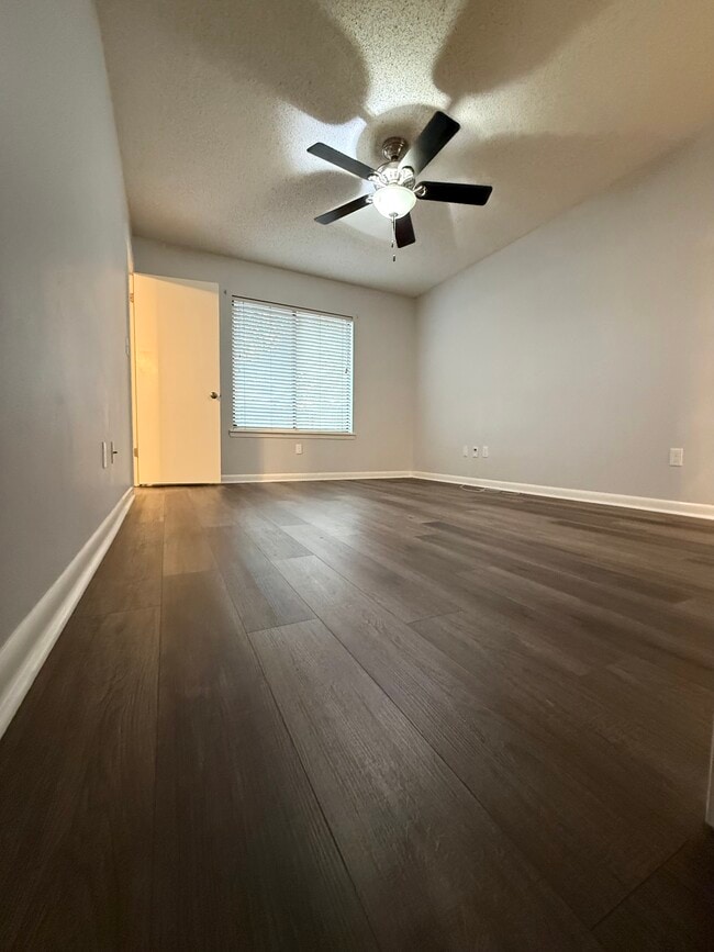 2908 Alpine Pl in Niceville, FL - Foto de edificio - Building Photo