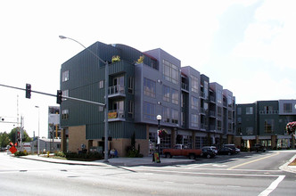 Crescent Promenade in Beaverton, OR - Building Photo - Building Photo