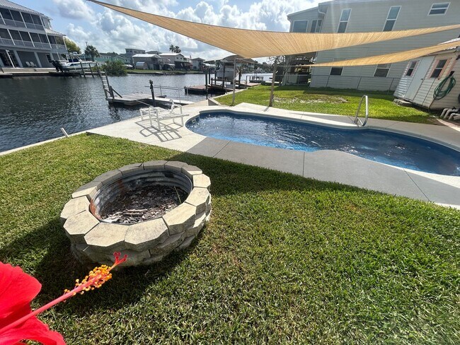3303 Minnow Creek Dr in Hernando Beach, FL - Building Photo - Building Photo