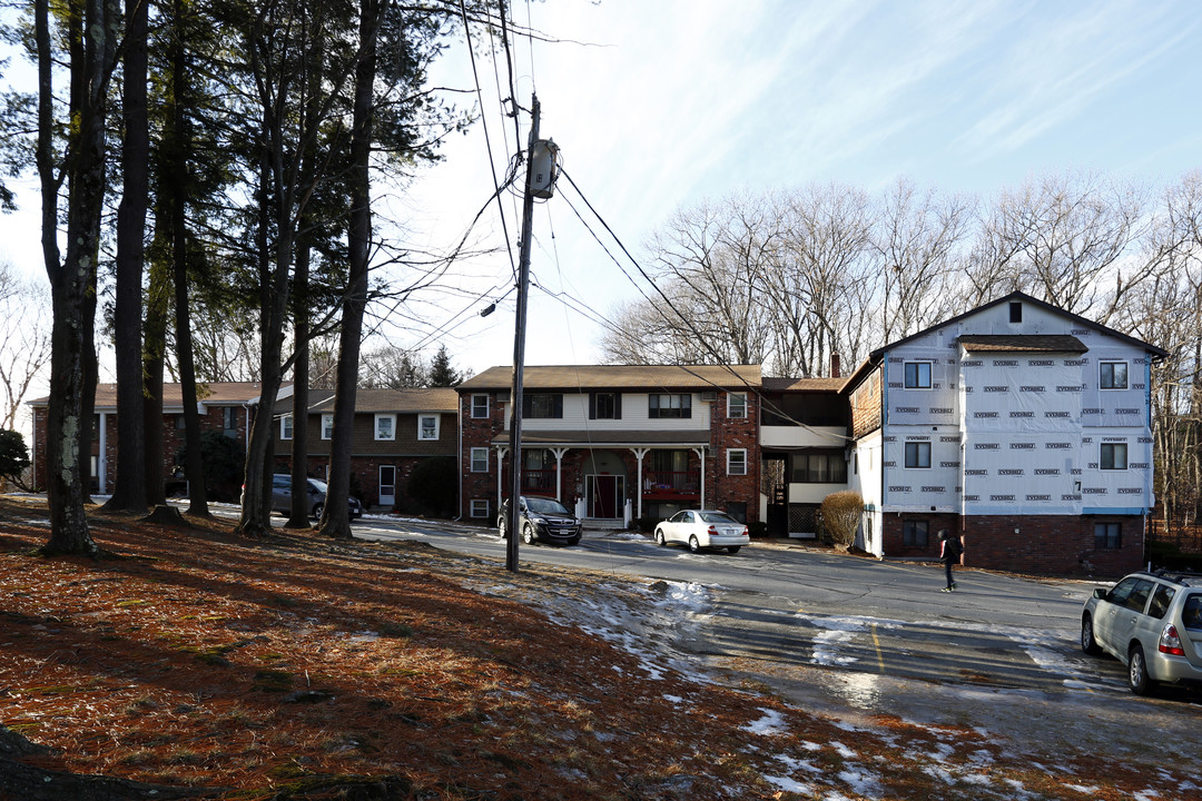 Edgewood Park Apartments in Clinton, MA - Building Photo