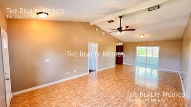 6421 Undine Way in Orlando, FL - Building Photo - Building Photo