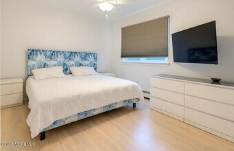 9 Brown Pl in Ocean Township, NJ - Foto de edificio - Building Photo