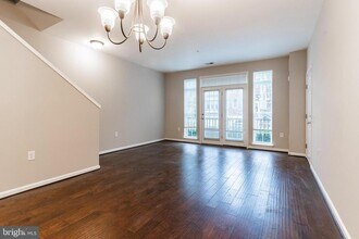 42769 Keiller Terrace in Ashburn, VA - Building Photo - Building Photo