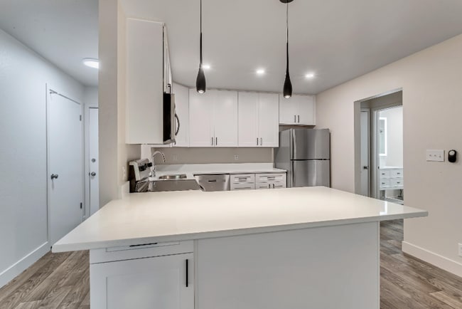 172 W Clinton Ave in Salt Lake City, UT - Building Photo - Building Photo