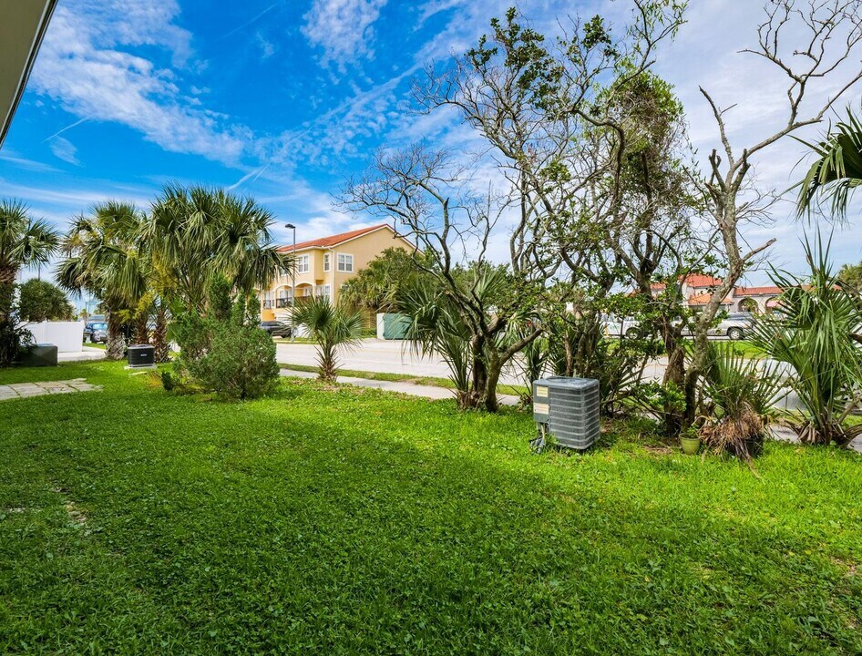 132 13th Ave S in Jacksonville Beach, FL - Building Photo
