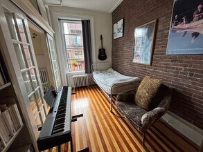 167 Beacon St, Unit 10 in Boston, MA - Building Photo - Building Photo