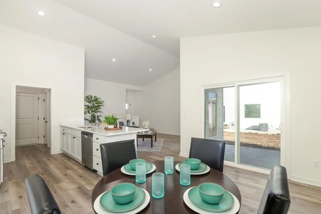 property at 5314-5316 N Pinecrest St